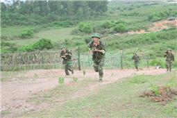 Trên nêu gương mẫu mực, dưới tích cực làm theo